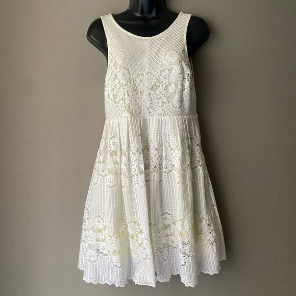 Free People sz 8  White Lace Mini Sundress - Picture 1 of 8